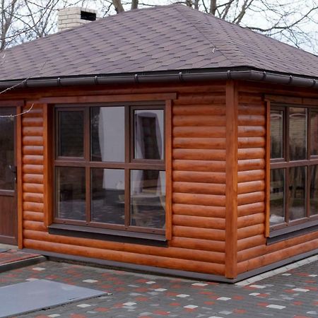 Saxony Dim Apartment Чернивци Екстериор снимка