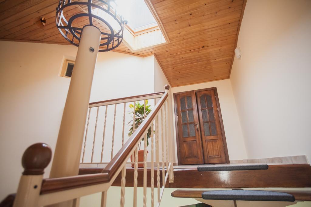 Saxony Dim Apartment Чернивци Екстериор снимка
