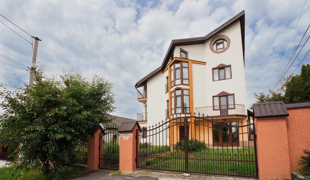 Saxony Dim Apartment Чернивци Екстериор снимка
