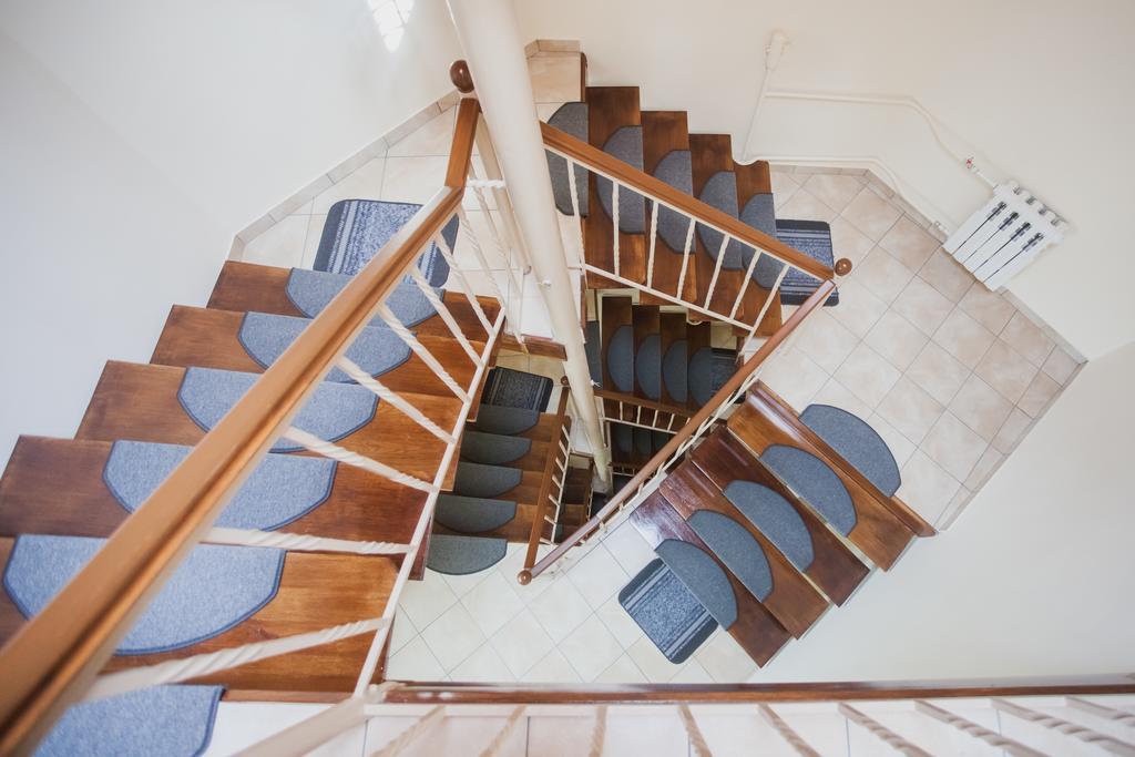 Saxony Dim Apartment Чернивци Екстериор снимка