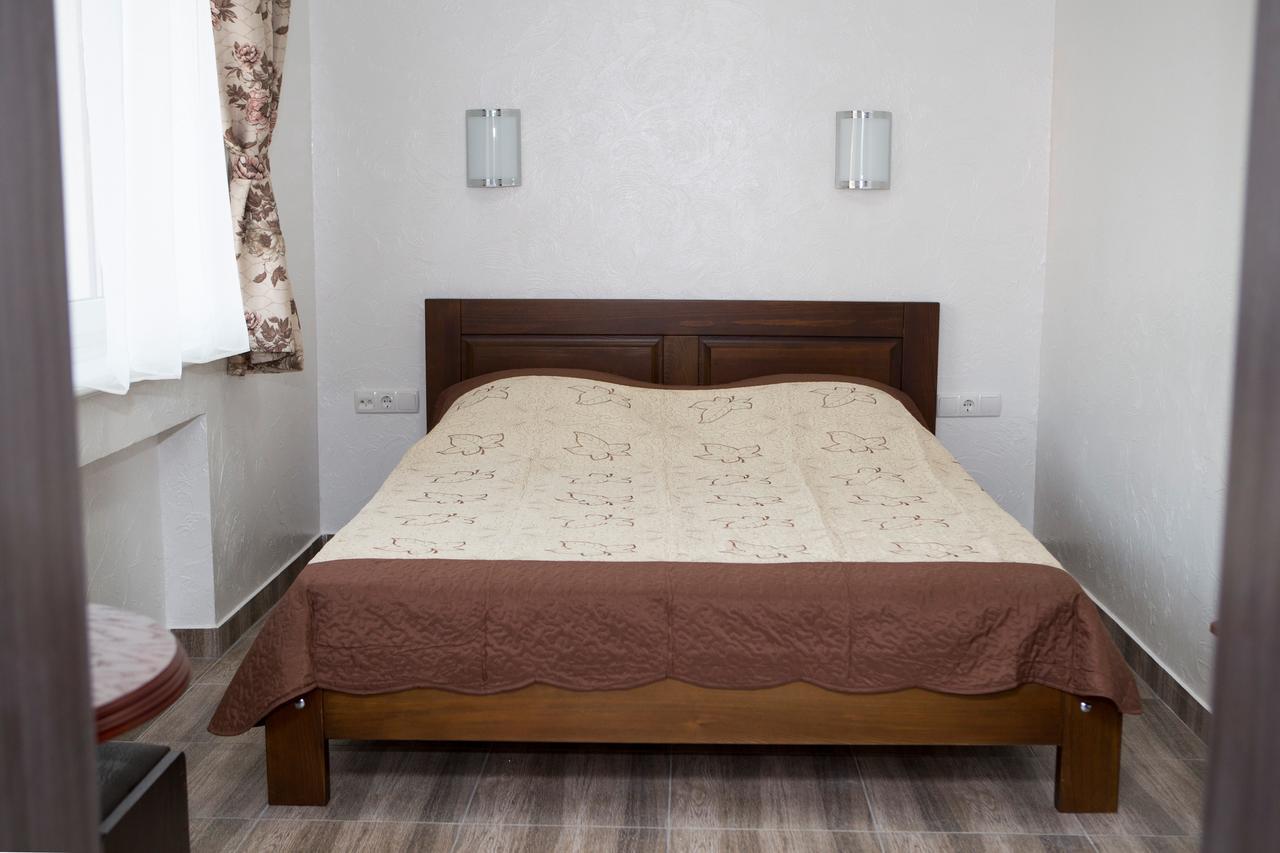Saxony Dim Apartment Чернивци Екстериор снимка