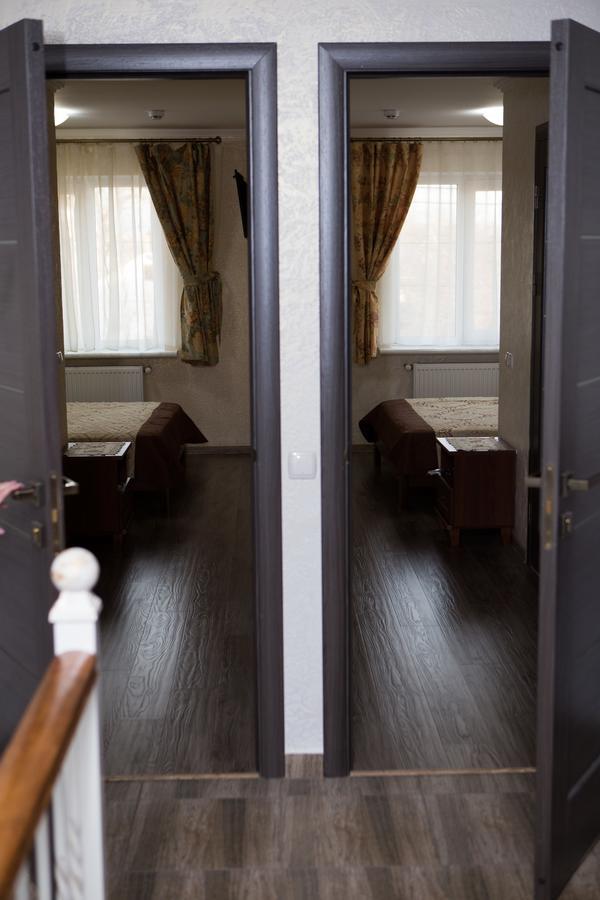 Saxony Dim Apartment Чернивци Екстериор снимка