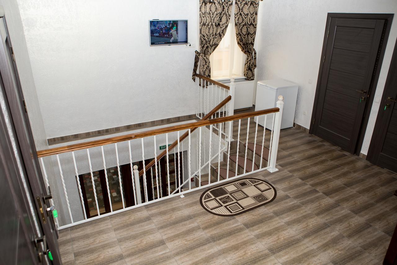 Saxony Dim Apartment Чернивци Екстериор снимка