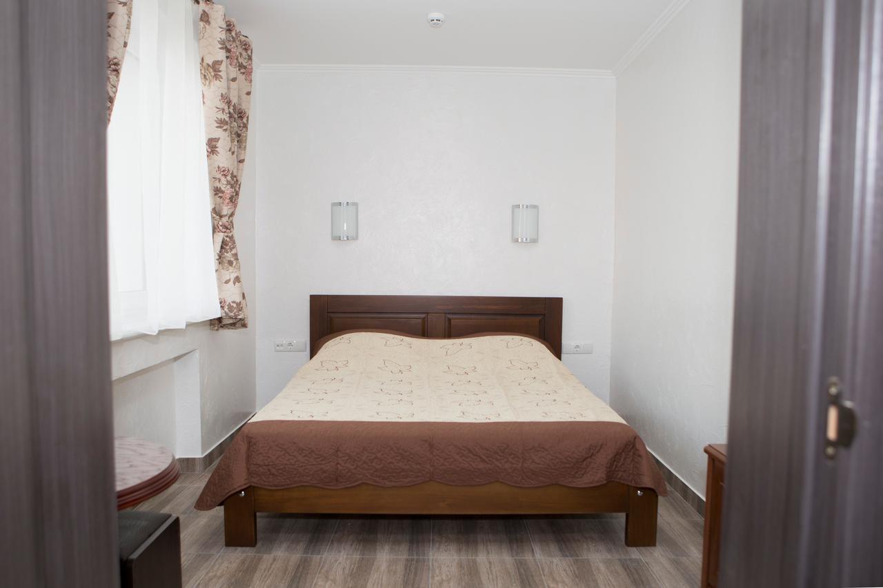 Saxony Dim Apartment Чернивци Екстериор снимка
